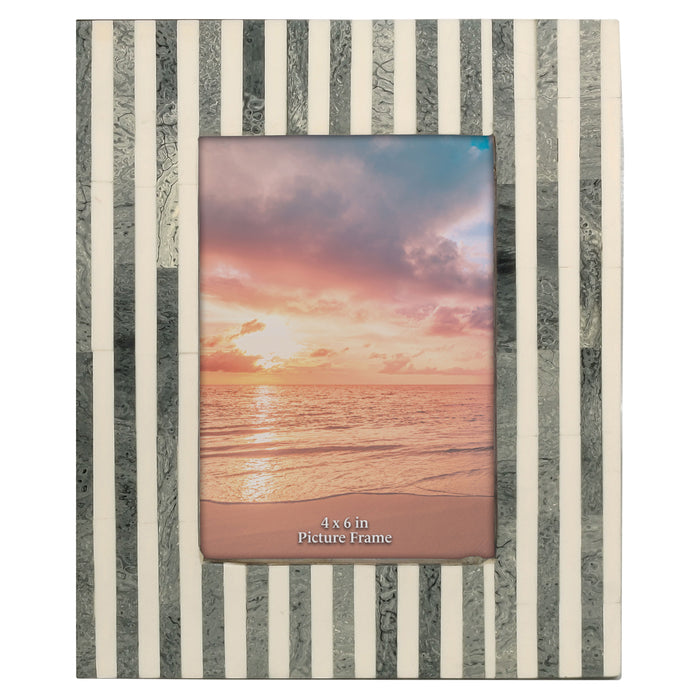 Resin 4x6" Lines Photo Frame - Gray