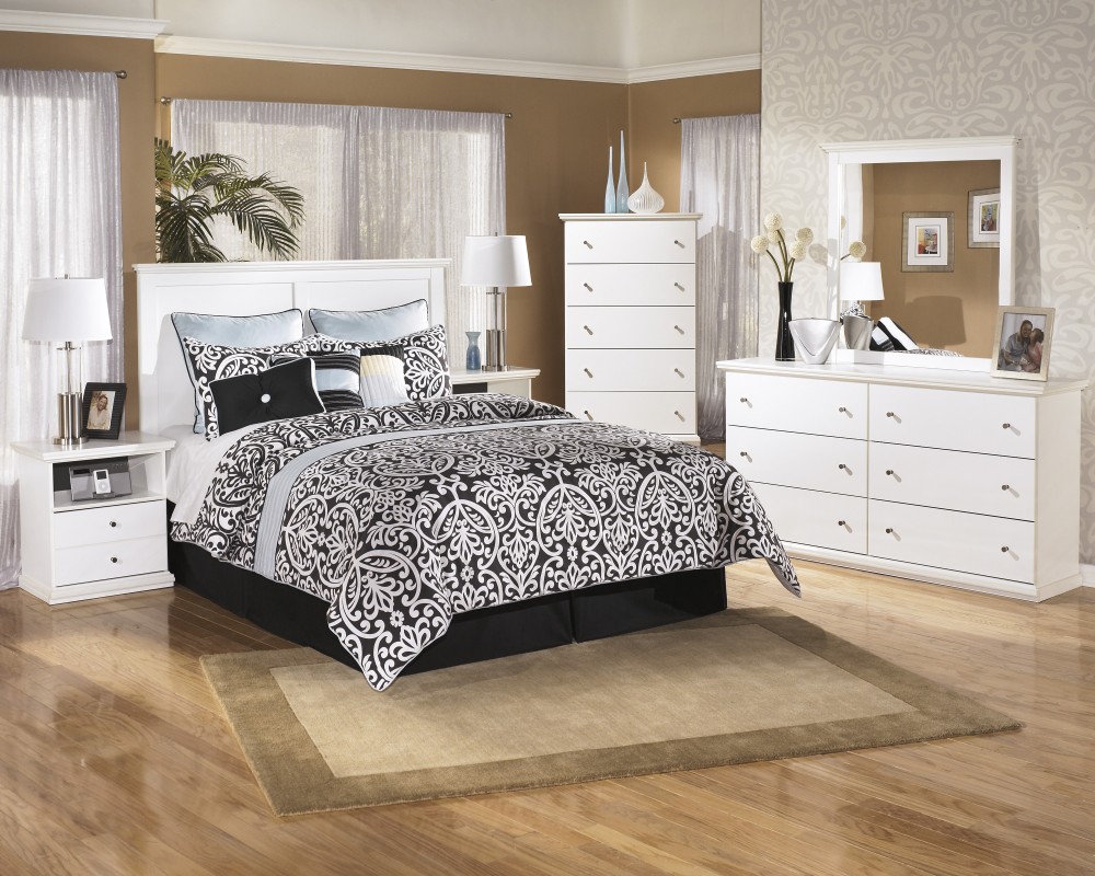 Bostwick Shoals 3 Pc. Bedroom - Dresser, Mirror & Queen/Full Panel Headboard